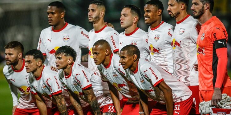 Dono do Bragantino é tão rico que nem Textor do Botafogo e Leila do Palmeiras juntos chegam perto