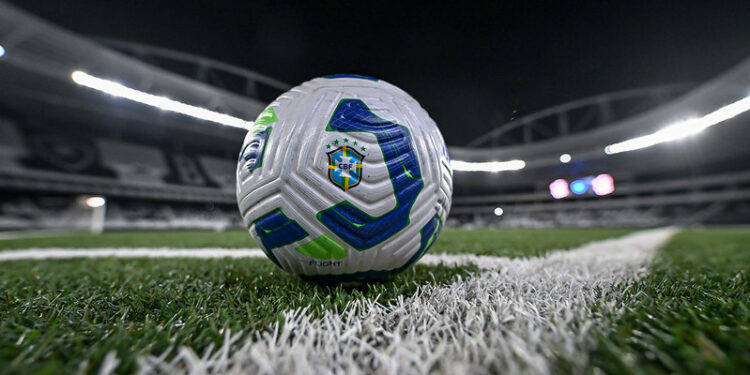 Clube do Brasileirão paga R$ 8 mil a cada jogador enquanto não consegue pagar salários