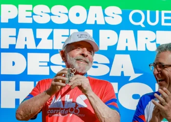 Donos de cartões de crédito ficaram pulando de alegria após Lula assinar nova Lei