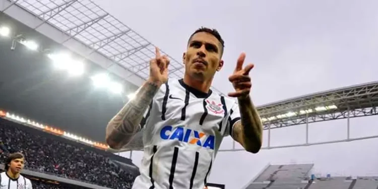 Enquanto Depay ganha R$ 3 milhões no Corinthians, salário de Guerrero no Peru é de cair o queixo