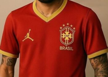 Seleção Brasileira foi autorizada a jogar com camisa vermelha em duas partidas oficiais de última hora: Aconteceu no século passado