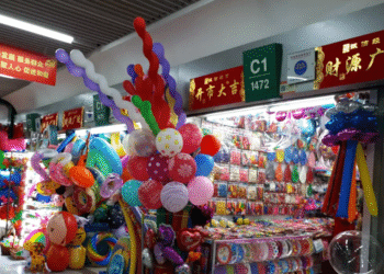 Shopping chinês abre unidade em SC com loja de 1000 metros quadrados