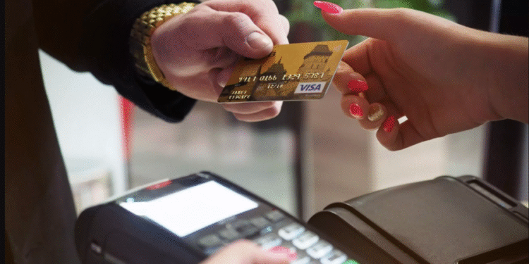 SPC emite alerta para quem deseja ter cartão de crédito com nome sujo