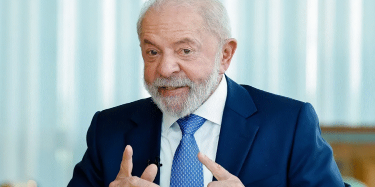 Assinatura de Lula permite Record ter novo canal para brigar com Globo e SBT