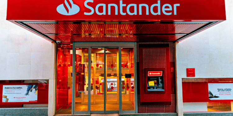 Santander emite aviso geral aos clientes com contas no banco