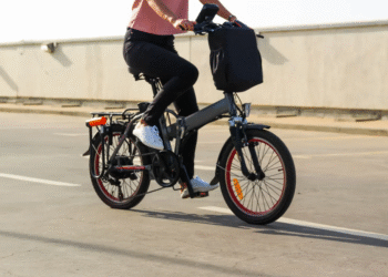 Donos de bicicletas elétricas podem cumprir exigência com CNH para andar