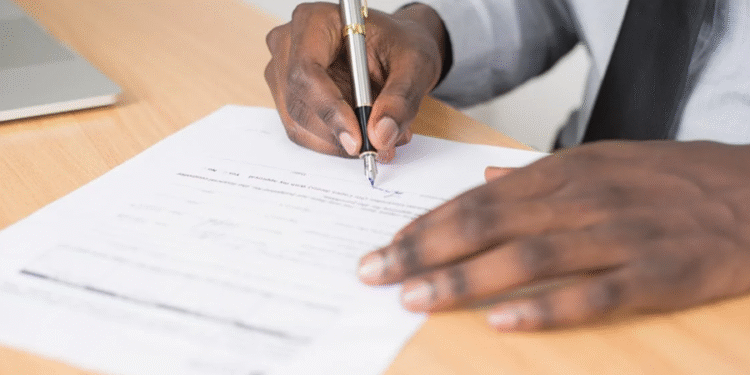 STJ determina que herdeiro que paga os impostos e mantém posse pode fazer usucapião de imóvel que parentes não cuidam