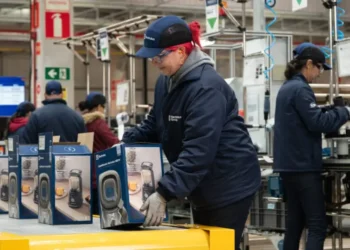 Electrolux inaugura maior fábrica da América Latina no Brasil para gerar 2 mil empregos