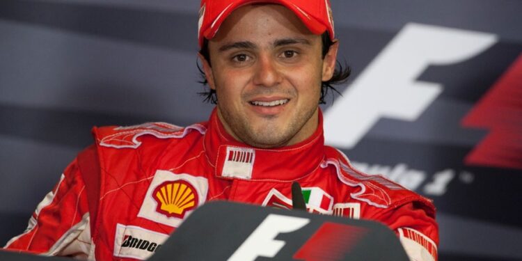 Decisão tomada fora das pistas de Fórmula 1 deu título para Felipe Massa