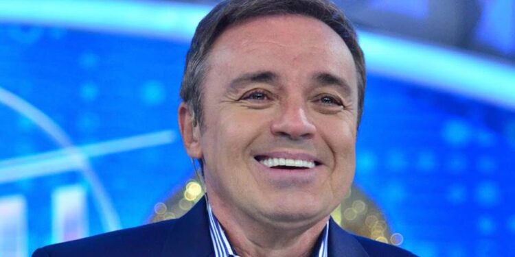 Se segure, este era o salário milionário de Gugu no SBT em 2006