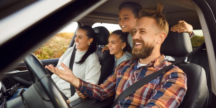 Melhores carros baratos para famílias grandes