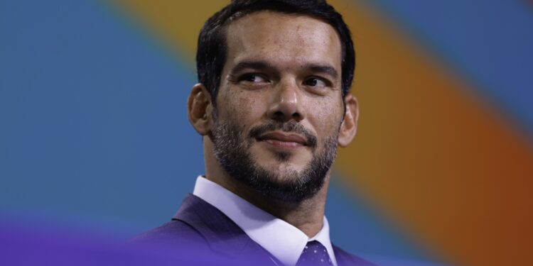 Novo presidente da CBF chegou mostrando como se faz e confirmou amistoso entre Brasil x Inglaterra