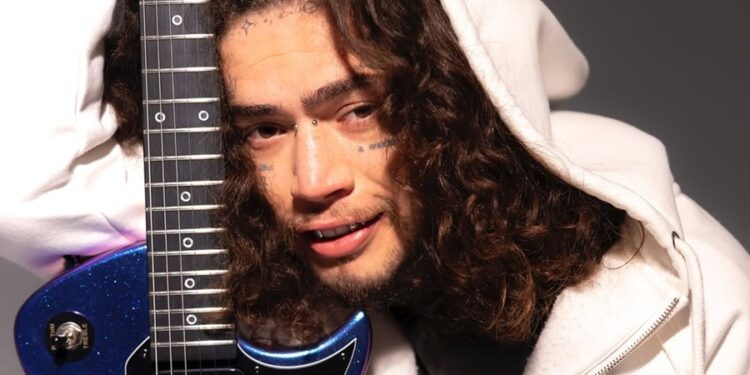 Whindersson Nunes tem coleção incrível com 30 guitarras