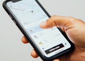 Uber fez comunicado sobre corridas com 4 passageiros
