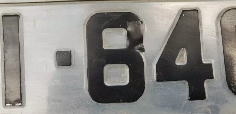 Placas adulteradas por motoristas