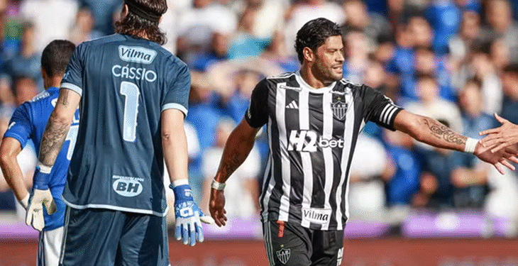 Goleiro Cássio ganha R$ 800 mil no Cruzeiro, salário de Hulk no Atlético-MG é muito maior