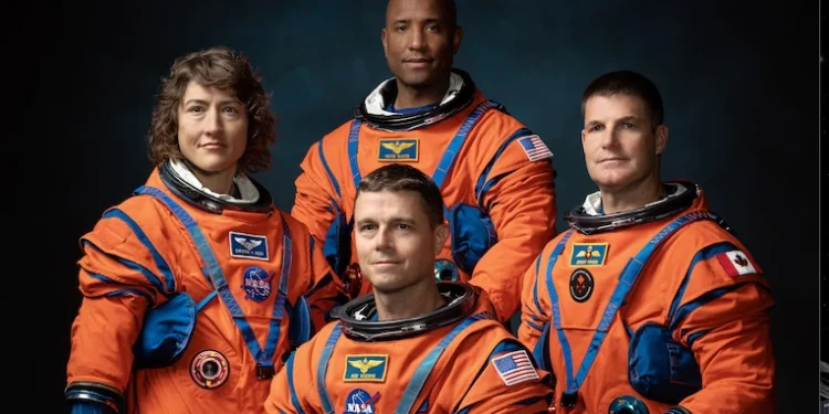 NASA age de última hora e planeja viagem para a Lua já em 2026