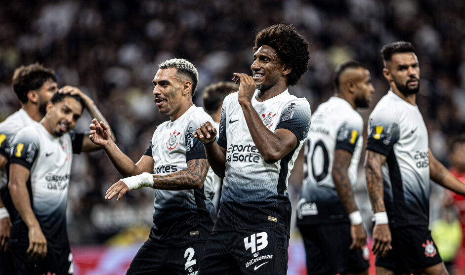 Corinthians aproveita boa fase e fecha refor&ccedil;o de R$ 150 milh&otilde;es at&eacute; 2029