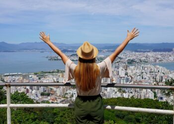 Cidade que impulsiona o turismo de São Paulo quer taxar turistas de acordo com o veículo