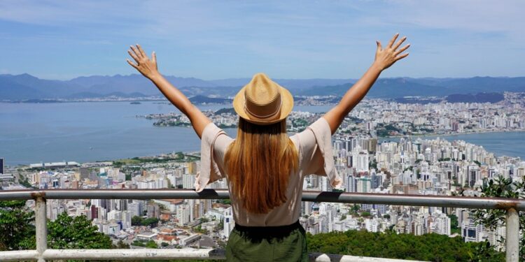 Cidade que impulsiona o turismo de São Paulo quer taxar turistas de acordo com o veículo