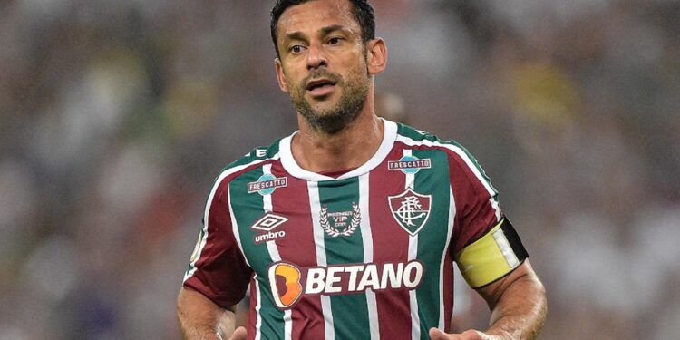 Fortaleza age na calada da noite e contrata Fred como técnico