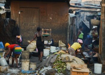 País com mais petróleo do mundo não dá conta do recado e população passa fome