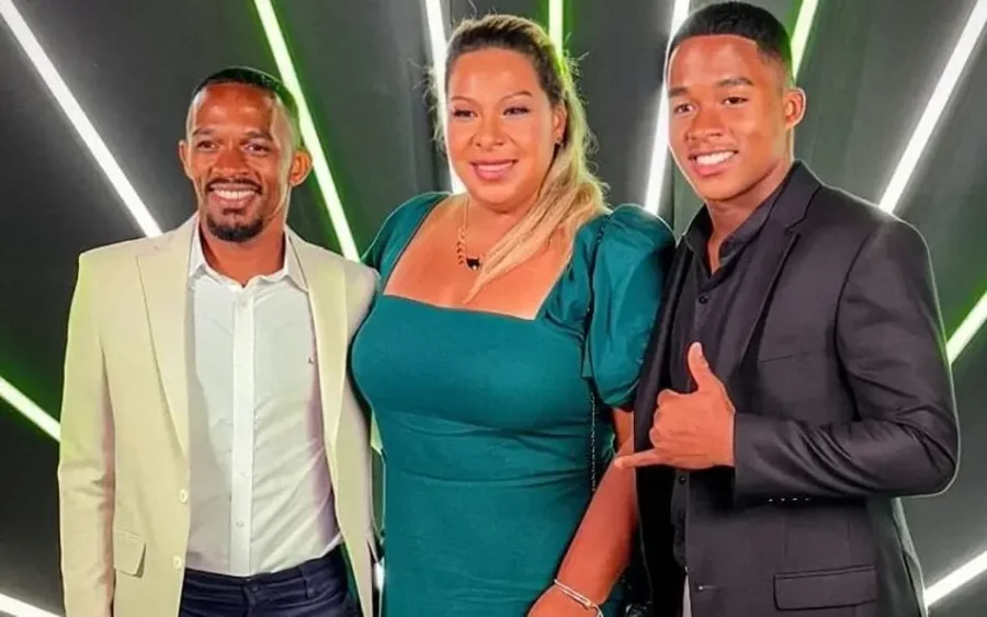 Endrick com os pais Douglas e Cintia