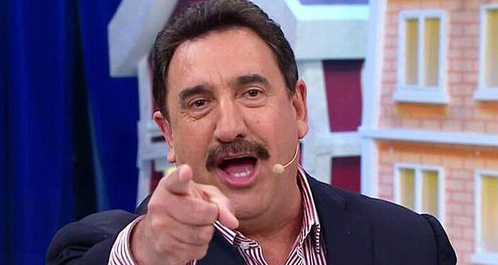 Ratinho interrompe programa ao vivo para mandar recado ao MS