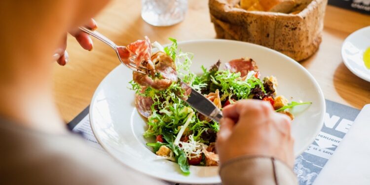 Governo confirma novidade maravilhosa para pessoas que recebem vale-alimentação