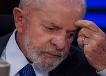 Enquanto Lula recebe R$ 46 mil mensais, salário de Trump está muito acima