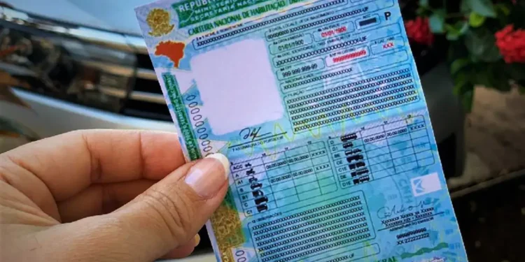 Revelado o prazo para dirigir com a CNH vencida sem levar multa