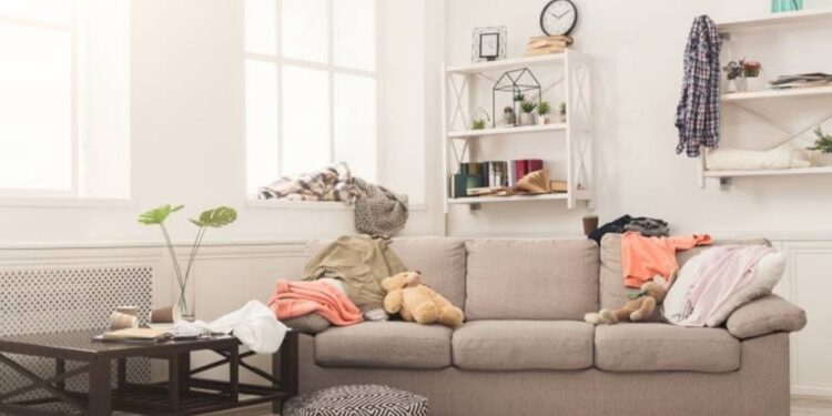 O que significa deixar a casa sempre bagunçada, segundo psicólogos