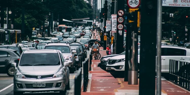 5 carros inimigos dos postos de gasolina que fazem mais de 20km/l em 2025