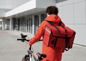 Urgência é aprovada na Câmara para que entregadores comecem a receber um valor fixo por dia