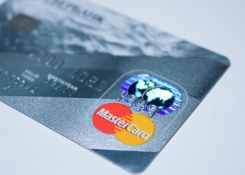 Donos de cartões Mastercard são surpreendidos com nova regra de gastos já valendo em setembro