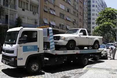 Quem estaciona o carro em frente a garagem de comércio pode ser guinchado?