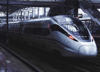 Trem chinês atingiu tanta velocidade que é capaz de alcançar um Boing 747