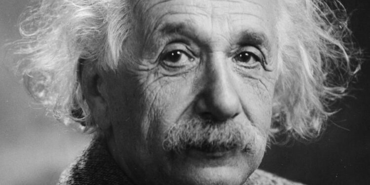Previsão feita por Albert Einstein em 1915 foi confirmada