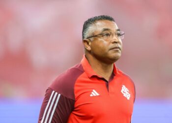 Roger Machado encerra ciclo no Internacional após derrota para o Grêmio