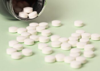 Alerta é emitido para pessoas que consomem melatonina antes de dormir