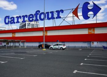 Carrefour contrata 100 mil funcionários que fazem parte do CadÚnico