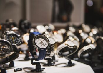 Poucos ricos possuem dinheiro para comprar o relógio mais caro do mundo de R$ 271 milhões