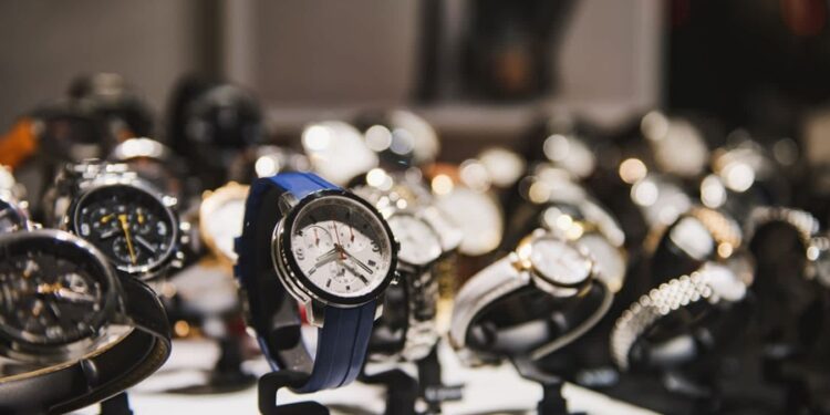 Poucos ricos possuem dinheiro para comprar o relógio mais caro do mundo de R$ 271 milhões
