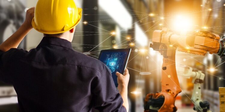 Um dos apresentadores mais ricos do Brasil inaugura fábrica em São Paulo e espera faturar R$ 1 bilhão já ano que vem