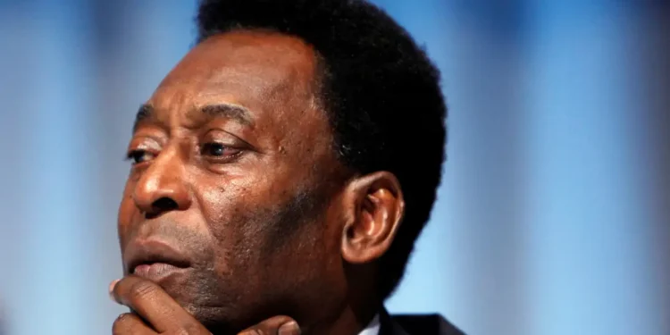 Mansão icônica de Pelé com 3.849 m² ocupa um quarteirão inteiro no Guarujá e acumula dívida superior a R$ 400 mil