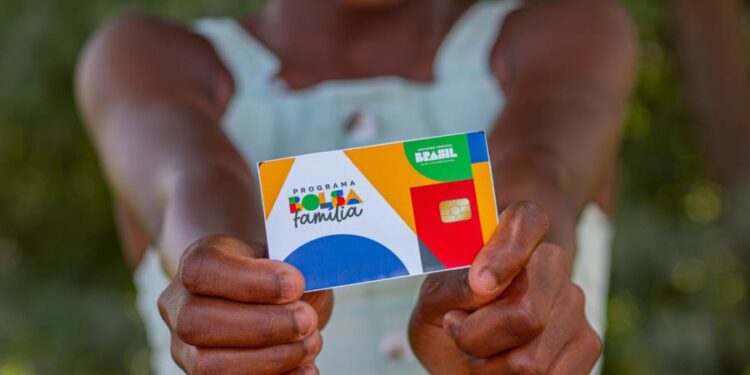 Ótima notícia confirmada para quem ganha Bolsa Família em outubro