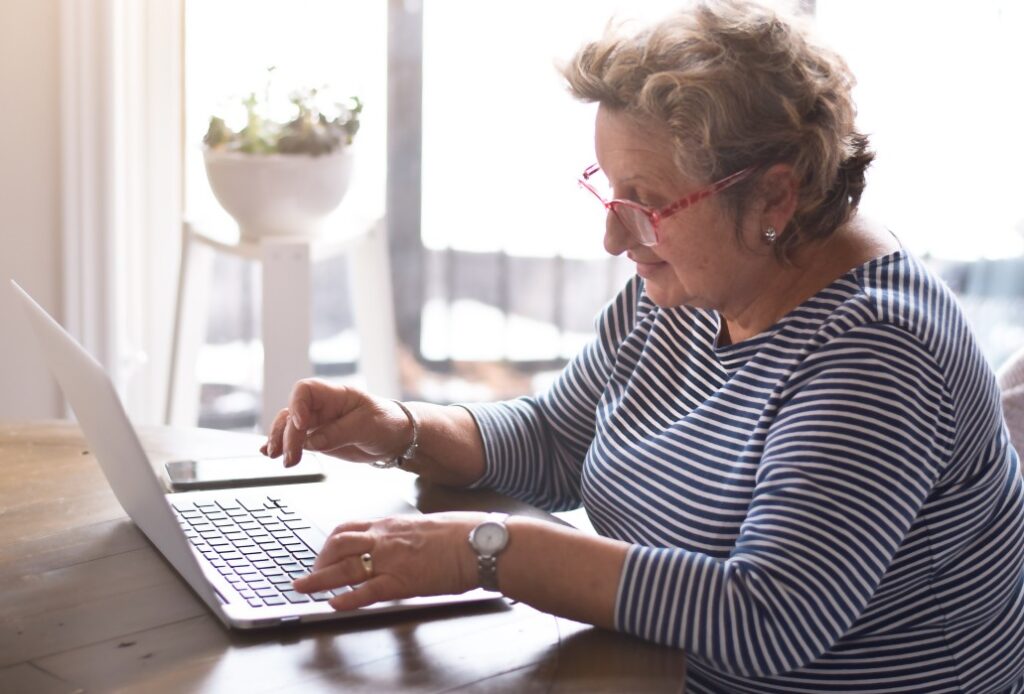 Aposentados podem continuar trabalhando, a depender do tipo de aposentadoria