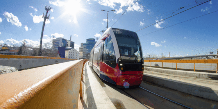 Novo trem ligará capital brasileira diretamente ao litoral