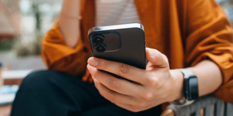 Substituto dos smartphones chega ao Brasil surpreendendo pelo preço: R$ 3,3 mil