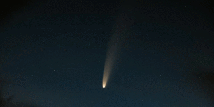 Cometa que não é visto há 1350 poderá ser observado novamente no céu